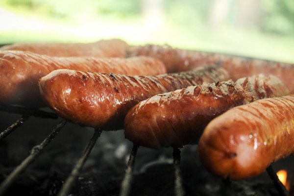 sausage-398599_1280